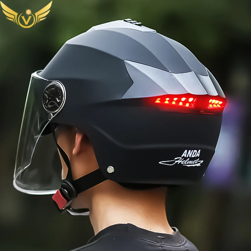 Casques de moto avec lumières LED, casque de cyclomoteur